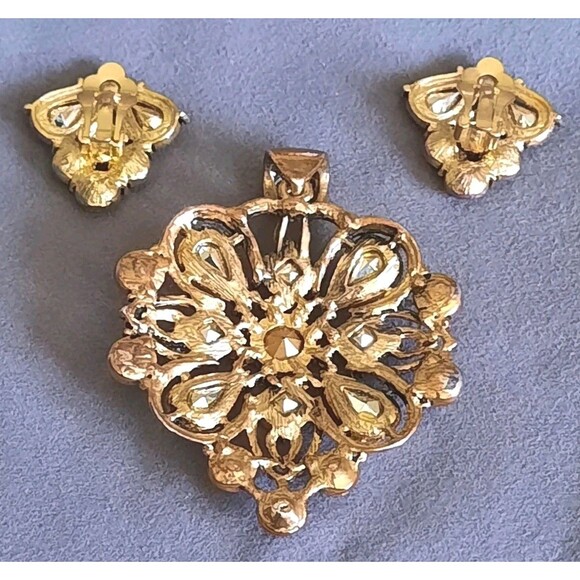 Vintage Ornate Large Gold Amber Brown Rhinestone Pendant & Clip on Earrings XLNT - Picture 5 of 5